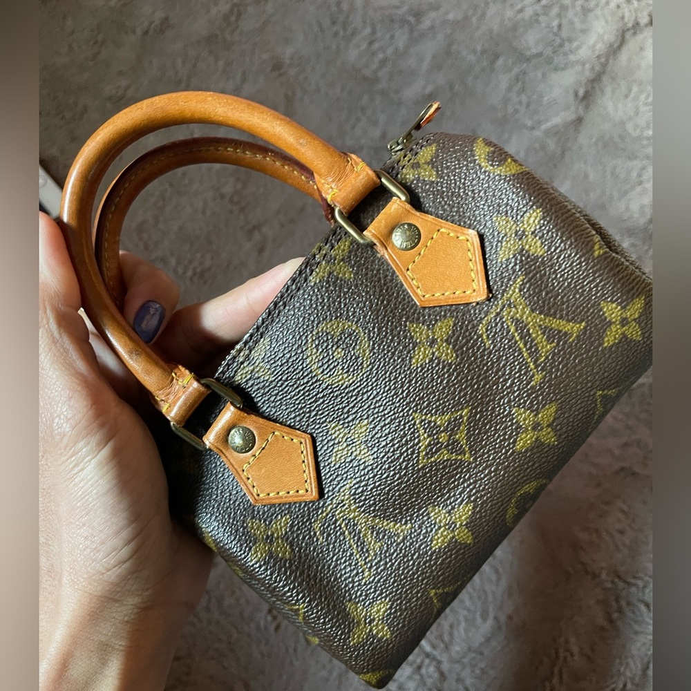 Louis Vuitton mini speedy